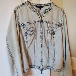 DENIM JACKET